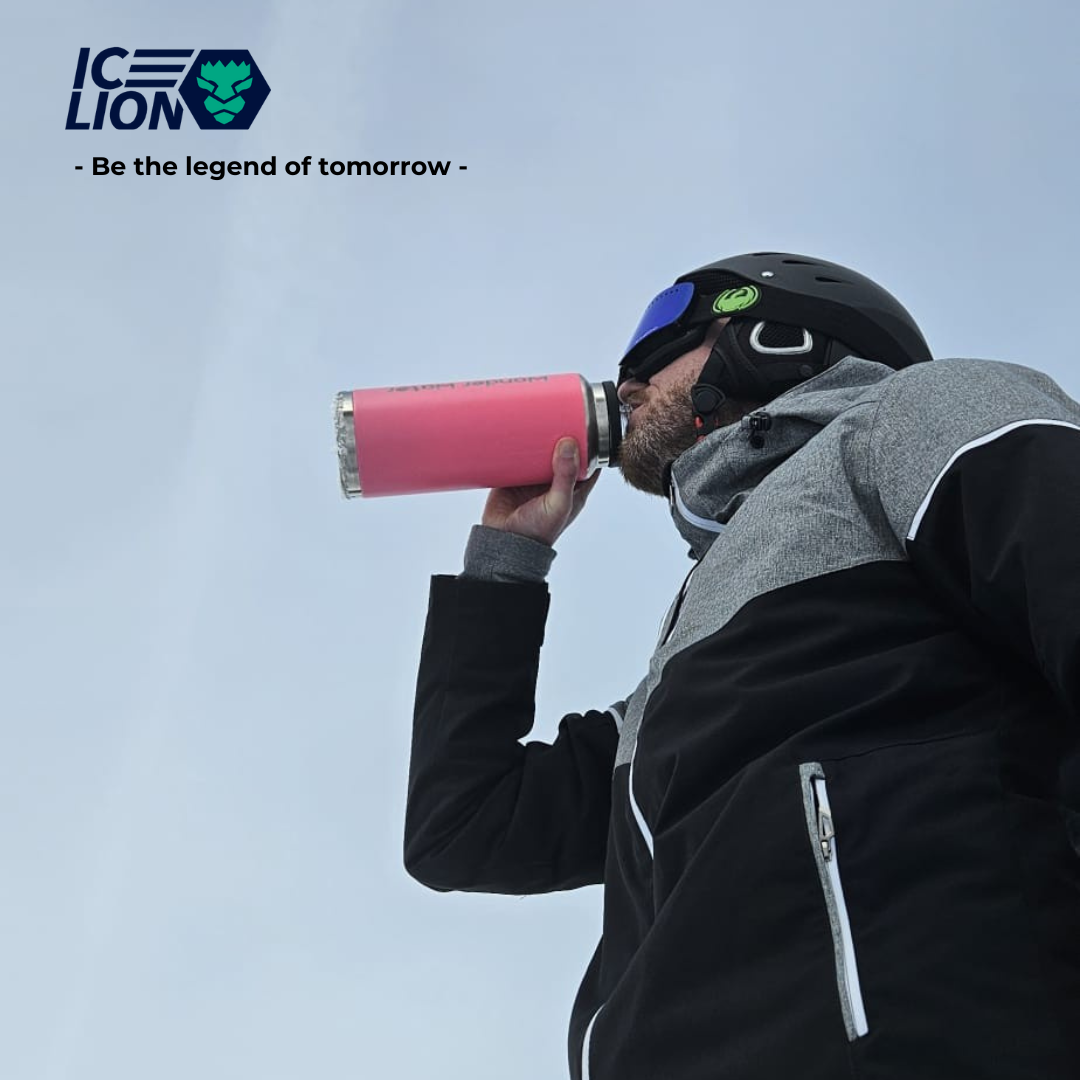 ICELIONESS Package - Hoodie & WonderWater Sportsbottle